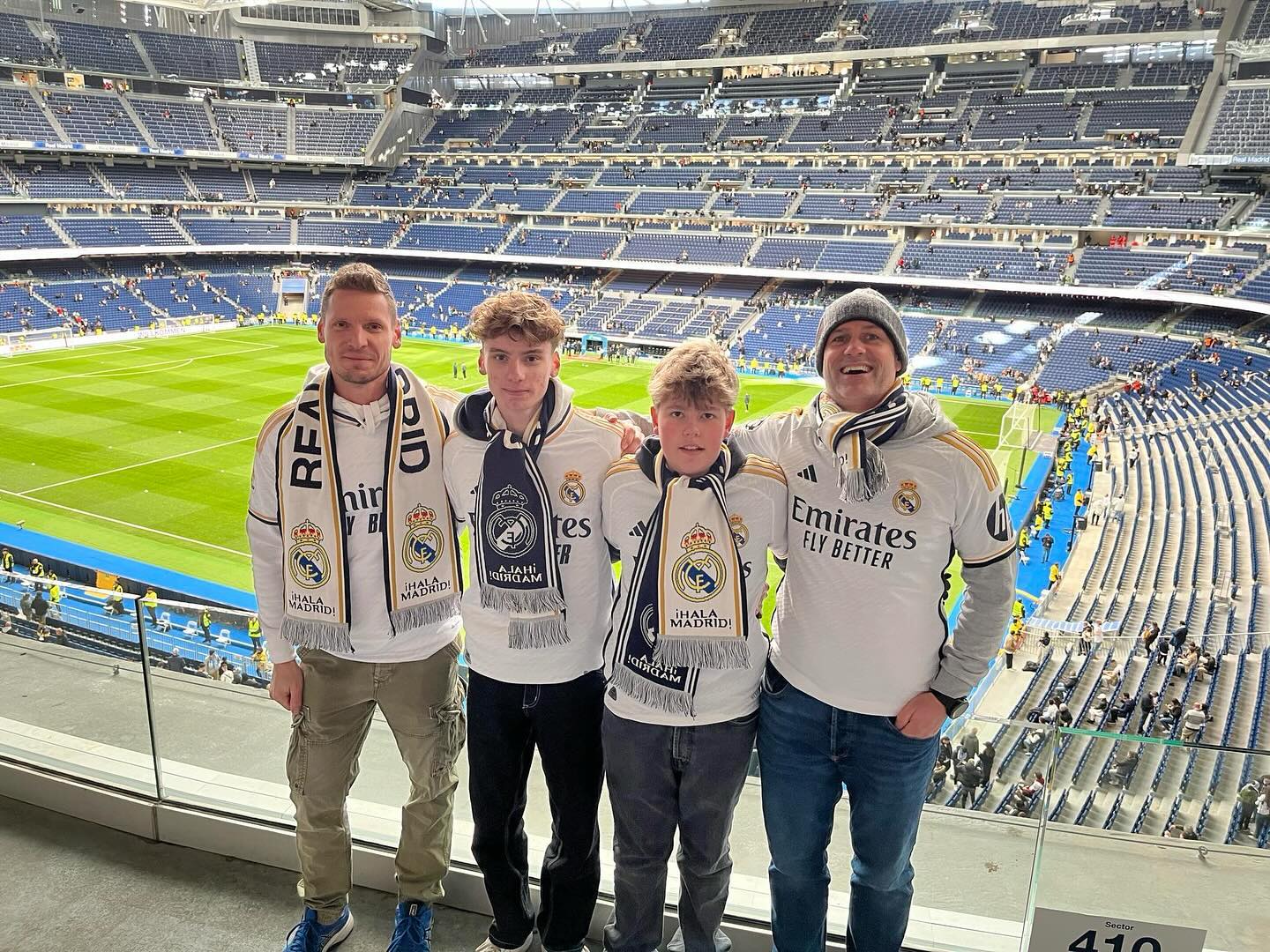 4 glade gæster på Bernabeu for at se Real Madrid 