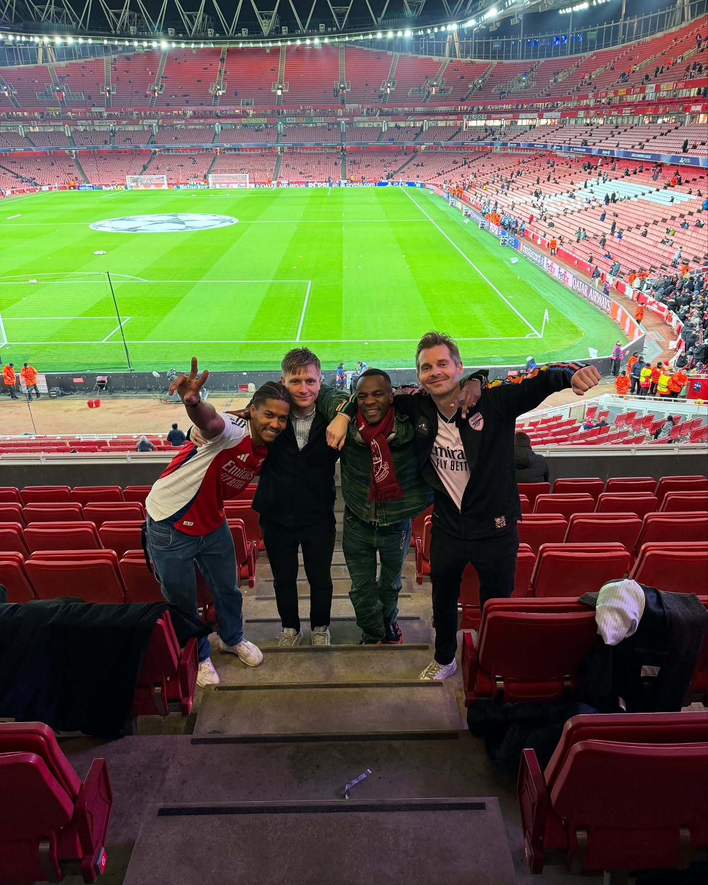JJ Paulo og gutterne på Emirates Stadium